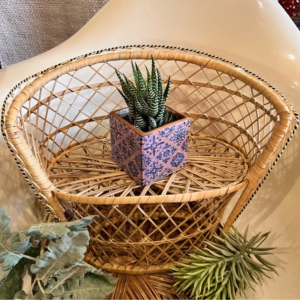 Vintage Bohemian Whicker Ratan Peacock Chair Plant Stand Holder - Picture 7 of 7